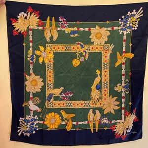 Cartier Scarf 100% authentic and silk, absolutely gorgeous print!